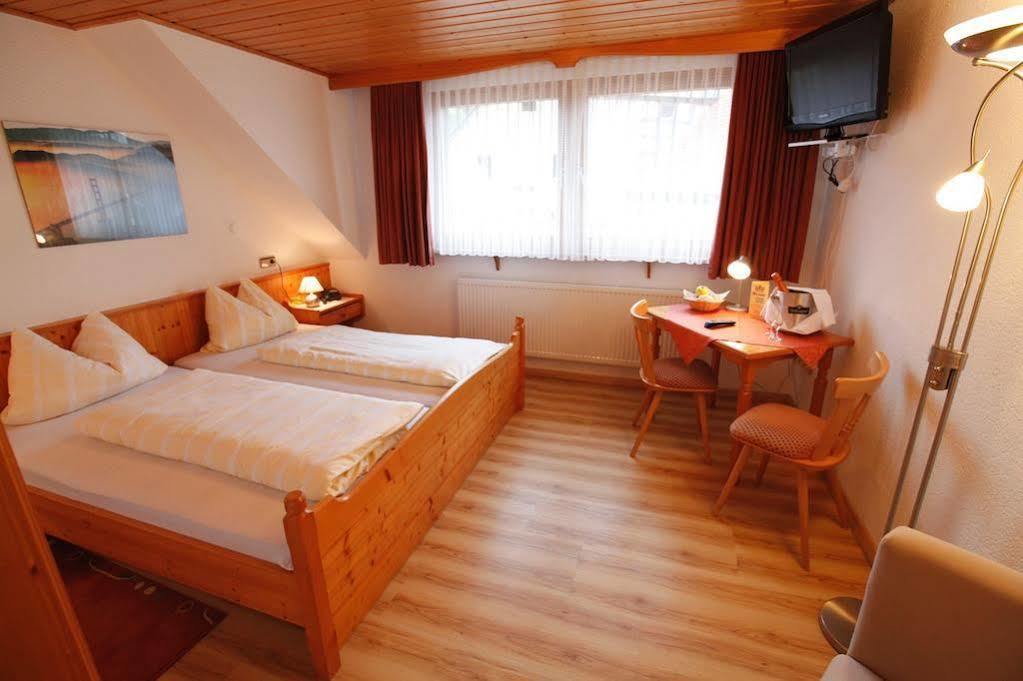 Hotel Krone Stuehlingen - Das Tor Zum Suedschwarzwald Exterior foto
